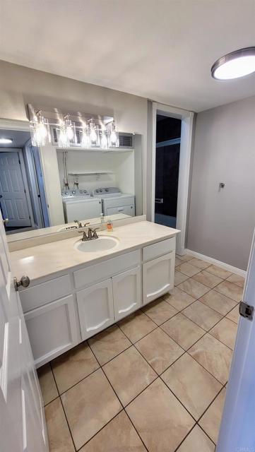 Detail Gallery Image 12 of 16 For 2625 Pirineos Way #224,  Carlsbad,  CA 92009 - 2 Beds | 2 Baths