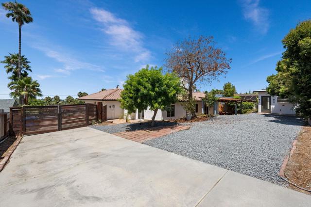 869 Eugenie Avenue, Encinitas CA: https://media.crmls.org/mediaz/a22da80b-c4c3-4776-8269-9f149ac48960.jpg
