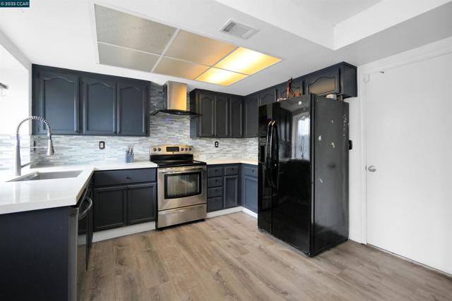 1974 Paradise Valley Ct, Tracy CA: https://media.crmls.org/mediaz/a22df50a-53e0-458a-8adf-6d47fc9938a5.jpg
