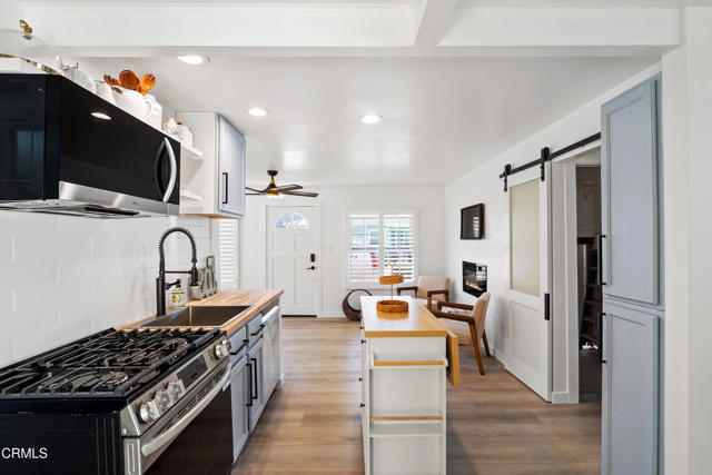 136 Los Angeles Avenue, Oxnard CA: https://media.crmls.org/mediaz/a22e129c-6764-43aa-9fbb-34909d127806.jpg