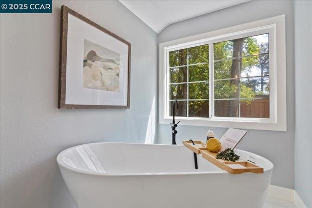 158 Pulido Rd, Danville CA: https://media.crmls.org/mediaz/a22ebe31-92ec-4eca-9ea0-fa14fcc9f29b.jpg