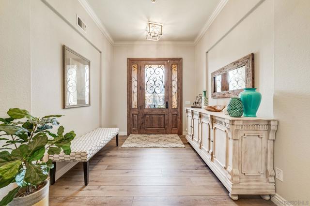 571 Lynwood Dr, Encinitas CA: https://media.crmls.org/mediaz/a22ee635-7153-4914-8cb3-caf4db4cf756.jpg