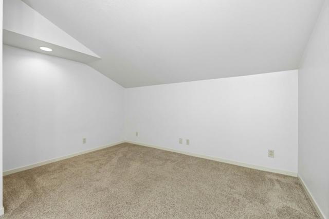 809 E 5th Avenue, San Mateo CA: https://media.crmls.org/mediaz/a22f7d49-1cec-4cef-974e-f20025953e6d.jpg