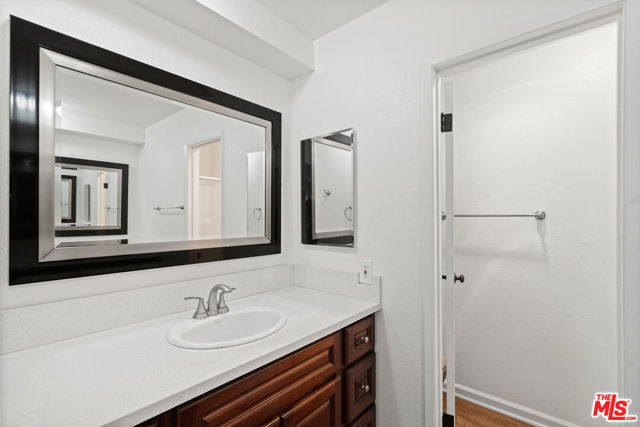 18000 Coastline Drive, Malibu CA: https://media.crmls.org/mediaz/a22fac7e-1fb5-4604-9e5b-3445fab873ae.jpg