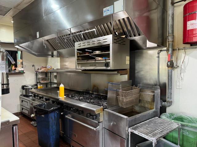 1688 1688 Decoto Road, Union City CA: https://media.crmls.org/mediaz/a2303642-c390-409c-9feb-a1d8068c61e7.jpg