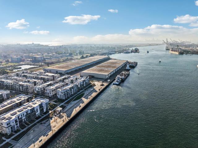 473 Sentinel Drive, Alameda CA: https://media.crmls.org/mediaz/a230852d-63b2-4fca-a647-7ead718f97f7.jpg