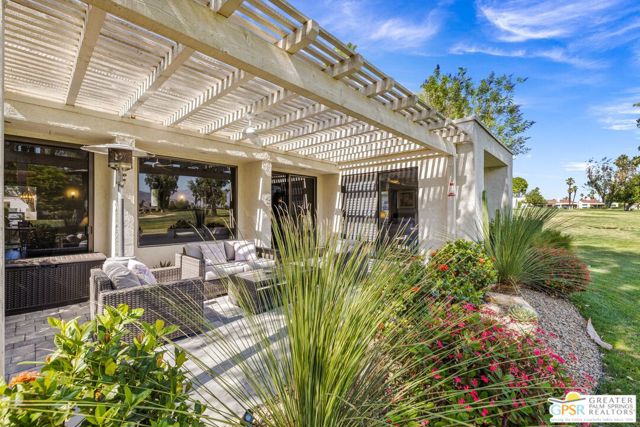 747 Inverness Drive, Rancho Mirage CA: https://media.crmls.org/mediaz/a230c73c-7b7c-49e9-988d-69b1d5890c05.jpg
