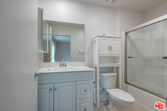 7254 N CEDAR Road, Van Nuys CA: https://media.crmls.org/mediaz/a230ff24-9c34-4058-8ece-51d2f194e23a.jpg
