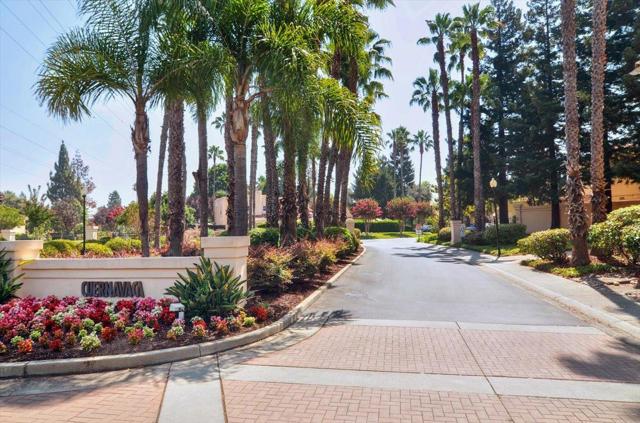 1190 Maria Privada, Mountain View CA: https://media.crmls.org/mediaz/a23160af-5dab-4419-86b6-16a340540ab1.jpg