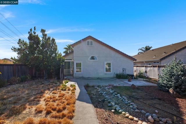 109 Greenmeadow Cir, Pittsburg CA: https://media.crmls.org/mediaz/a2316f70-2b68-4c36-8f46-8effedfec235.jpg