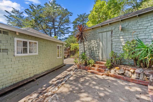0 Santa Fe 6 SW of Ocean Avenue, Carmel CA: https://media.crmls.org/mediaz/a231fae3-a447-498b-8797-321142b83eb4.jpg