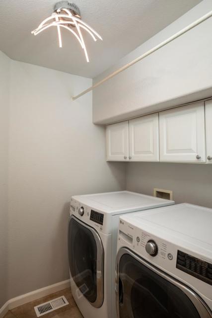 426 8th Avenue, Menlo Park CA: https://media.crmls.org/mediaz/a233545f-c848-45c6-9cc1-99bd4a2d39d3.jpg