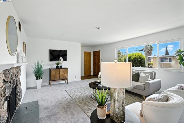 3101 61St Ave, Oakland CA: https://media.crmls.org/mediaz/a23388a2-cdbc-465d-9b43-8ff6274689a1.jpg