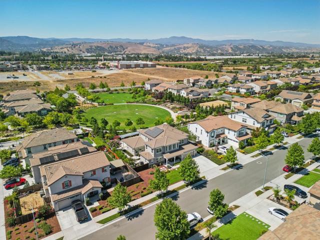 18713 White Moon Drive, Morgan Hill CA: https://media.crmls.org/mediaz/a234828c-c715-404d-8d6a-835414d5484b.jpg