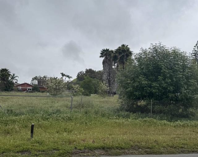 850 Poinsettia Ave Parcel A, San Marcos CA: https://media.crmls.org/mediaz/a234a393-86bc-4700-bec5-51bd61539101.jpg