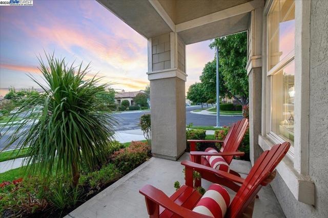 4946 Sequoia Ave, Dublin CA: https://media.crmls.org/mediaz/a234a3a7-4ab6-4038-a643-be5357b1e99f.jpg
