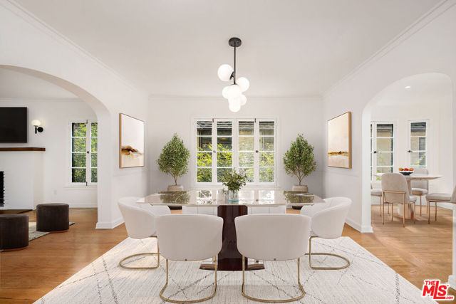 135 N Orange Drive, Los Angeles CA: https://media.crmls.org/mediaz/a234a590-d58f-451e-b02d-5747f7249c73.jpg