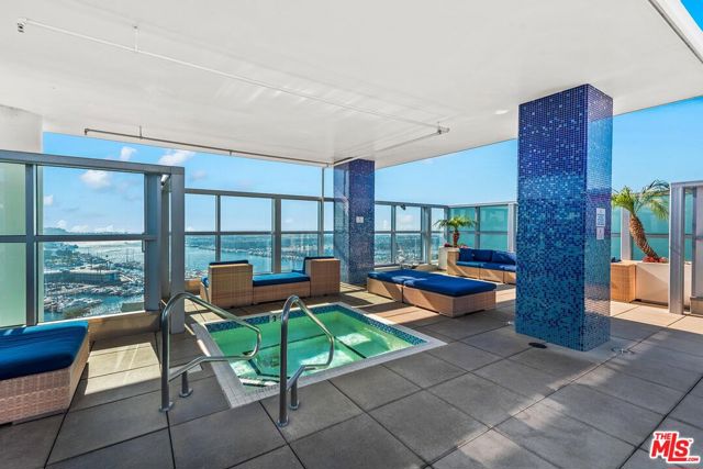 13700 MARINA POINTE Drive, Marina del Rey CA: https://media.crmls.org/mediaz/a234b777-2763-4e77-85c5-88e06ff3aad6.jpg
