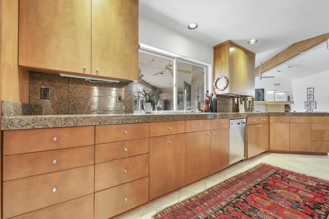 75745 Osage Trail, Indian Wells CA: https://media.crmls.org/mediaz/a2352e1f-0725-4610-b22b-079a8d2af7a8.jpg
