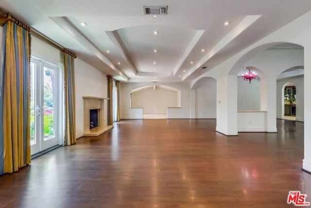 114 S Layton Drive, Los Angeles CA: https://media.crmls.org/mediaz/a2356e46-2b99-42ad-aace-88b5ca021fa1.jpg