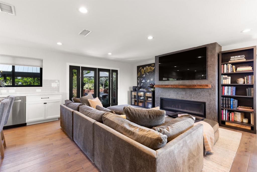 8675 Glenwick Lane - photo 12