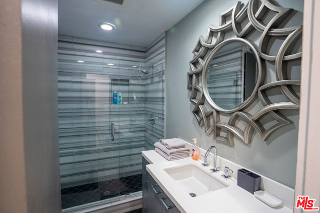 1438 Davies Drive, Beverly Hills CA: https://media.crmls.org/mediaz/a236504e-d565-4723-91c5-e25cb93ef6fb.jpg