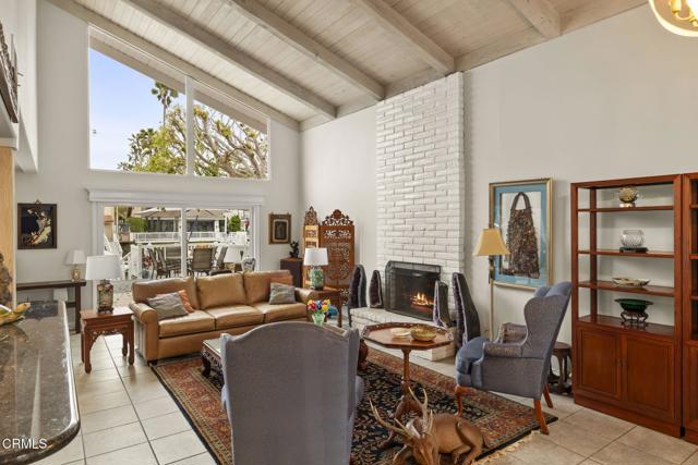 2666 Bayshore Avenue, Ventura CA: https://media.crmls.org/mediaz/a236a9fa-6cbf-4e93-b91a-5df074099a3a.jpg