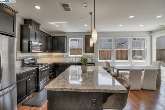 36151 Windwood Lane, Newark CA: https://media.crmls.org/mediaz/a2375c9e-0ba9-40b3-a8ac-fd61b3be4de9.jpg