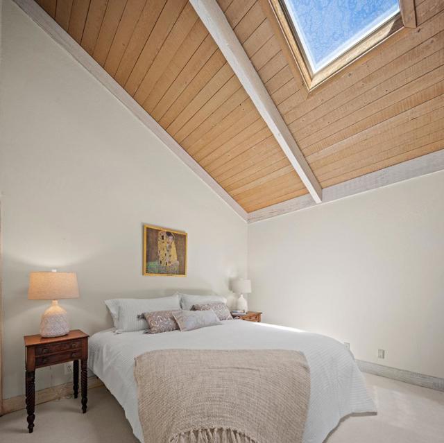 7026 Valley Greens Circle, Carmel CA: https://media.crmls.org/mediaz/a237949f-4404-43ec-90b2-c6e7d3a833be.jpg