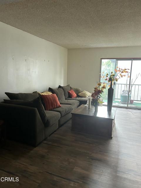 5460 White Oak Avenue, Encino CA: https://media.crmls.org/mediaz/a238d026-3b47-488c-9a6e-ae8dd198c8cb.jpg