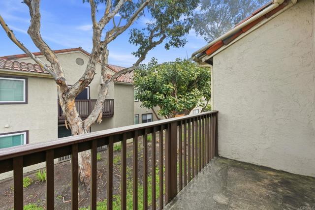 7702 Caminito Puerto, Carlsbad CA: https://media.crmls.org/mediaz/a238ffd4-3dee-4259-a6ea-7f1fdfd74d9a.jpg