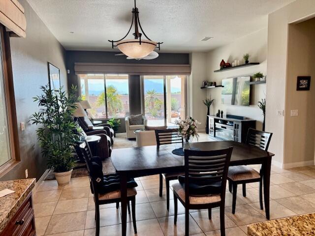 41459 Calle Pampas, Indio CA: https://media.crmls.org/mediaz/a23adca3-8c44-466e-ae88-2c29e3ea9f9f.jpg