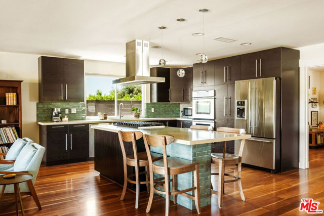 26024 Farmfield Road, Calabasas CA: https://media.crmls.org/mediaz/a23ae237-f622-4ef1-92ca-5e04166eb9a4.jpg