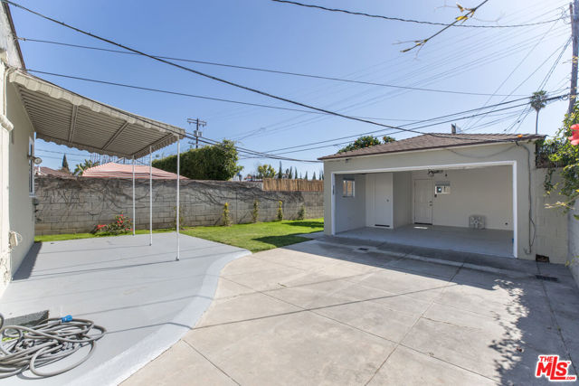 11750 Tennessee Avenue, Los Angeles CA: https://media.crmls.org/mediaz/a23b9355-6f04-4f44-b05f-39ea6a60c62b.jpg