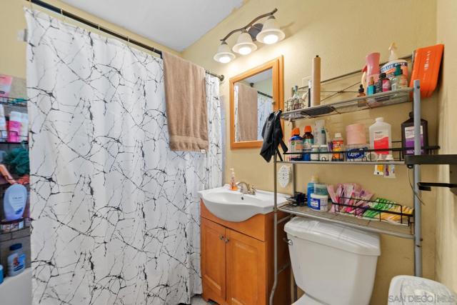 4015 Boston Ave, San Diego CA: https://media.crmls.org/mediaz/a23bb671-1ae5-423e-8dd3-22e13ea1f96a.jpg