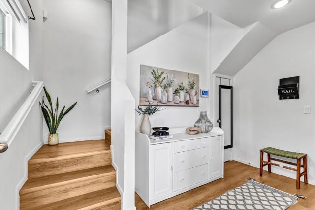 Detail Gallery Image 2 of 30 For 402 Creekside Cir, San Diego,  CA 92114 - 3 Beds | 3 Baths