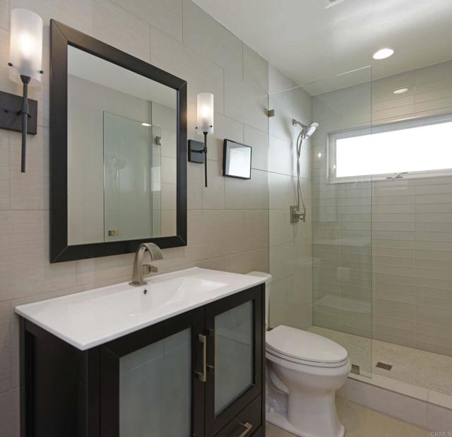 7068 Estrella De Mar, Carlsbad CA: https://media.crmls.org/mediaz/a23c7dbb-7d30-47b1-aba1-552b6a1ae3f8.jpg