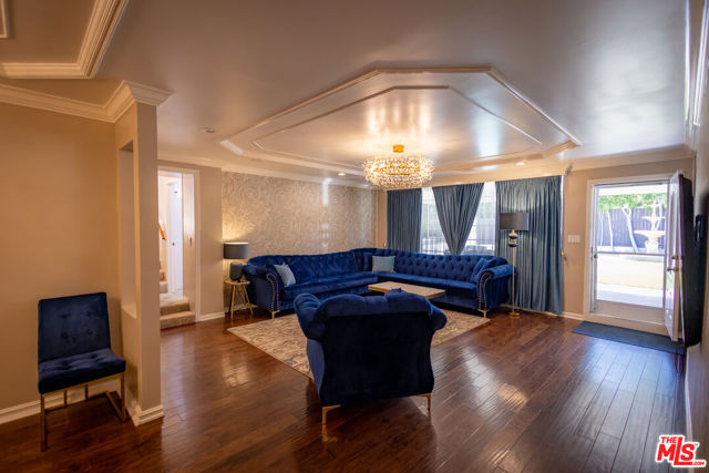 6449 Radford Avenue, North Hollywood CA: https://media.crmls.org/mediaz/a23dc4ea-58cd-42ea-8038-205cab070534.jpg