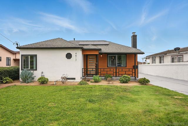 4817 Lyon St, San Diego CA: https://media.crmls.org/mediaz/a23dc856-2f5c-49d9-a1c0-5dd169aaf36f.jpg