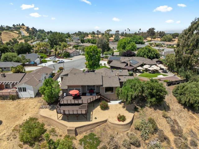 38 Barbras Court, Hollister CA: https://media.crmls.org/mediaz/a23dcf46-519c-4c9c-8eb6-f55b21ee9d30.jpg