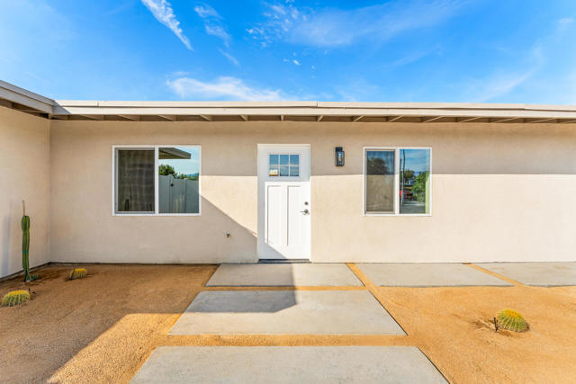 86101 Corte Olivia, Coachella CA: https://media.crmls.org/mediaz/a23e5023-34aa-420c-9240-8ab5e3ec55ce.jpg