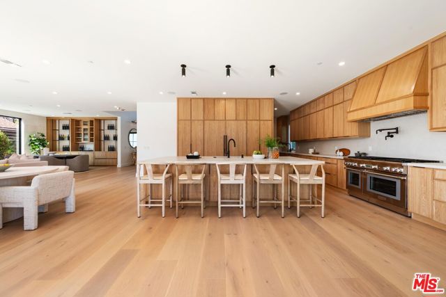 3267 Colby Avenue, Los Angeles CA: https://media.crmls.org/mediaz/a23eaf23-0264-47e4-8396-c77a18157ae3.jpg