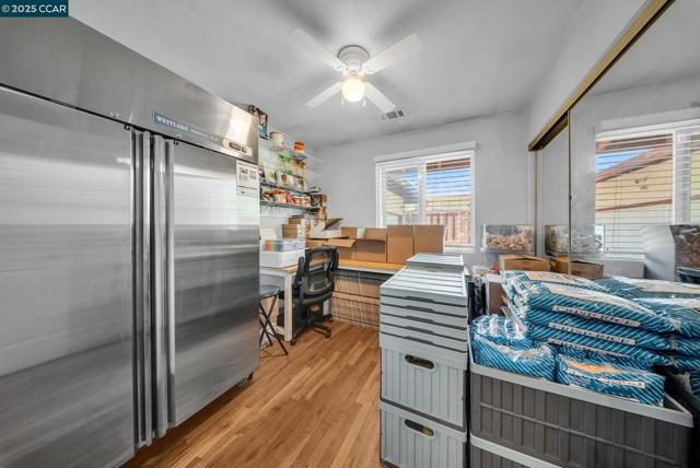 3412 Flamingo Dr, Concord CA: https://media.crmls.org/mediaz/a23f1030-97c5-468f-9e18-7d1bb1d18567.jpg