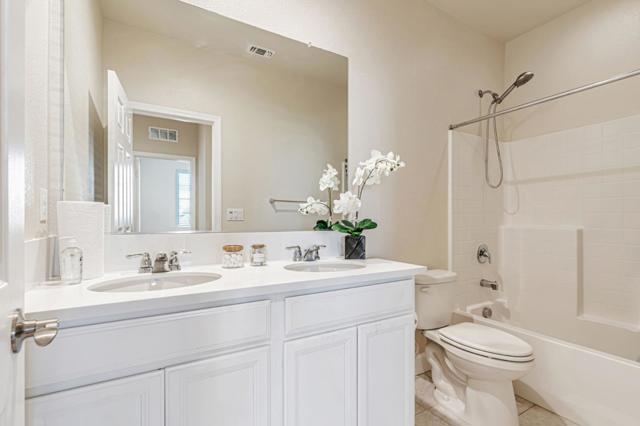 4563 BENTON ST, Antioch CA: https://media.crmls.org/mediaz/a23f42a3-1add-4477-a209-87265ca99dba.jpg
