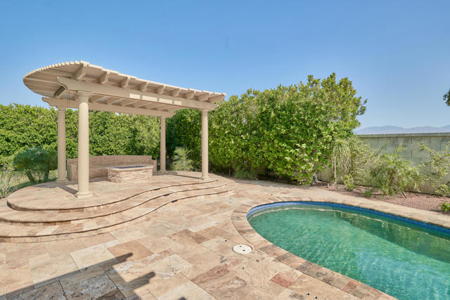 9 Cartier Court, Rancho Mirage CA: https://media.crmls.org/mediaz/a23f5045-f17c-4de9-9178-ceb450bbd3ee.jpg
