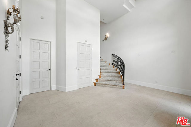 1675 Woods Drive, Los Angeles CA: https://media.crmls.org/mediaz/a23fb874-39c4-4c44-83a3-7772920b5c33.jpg