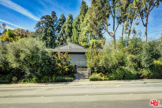 1933 Redcliff Street, Los Angeles CA: https://media.crmls.org/mediaz/a2405576-5638-4fd2-9f25-da988e4ab3ba.jpg