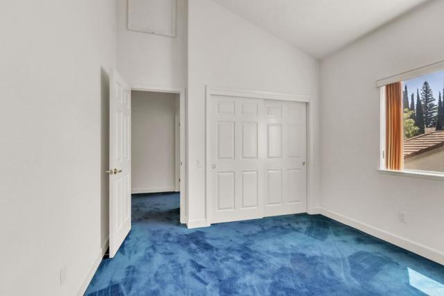 9440 Medstead Way, Elk Grove CA: https://media.crmls.org/mediaz/a24058cb-f5a8-4cf3-8a2f-ed82eee03fca.jpg