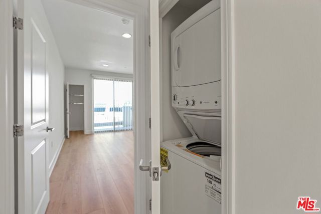 1331 Amherst Avenue, Los Angeles CA: https://media.crmls.org/mediaz/a2405ec6-bc88-42cb-a1ab-a47d08cae503.jpg