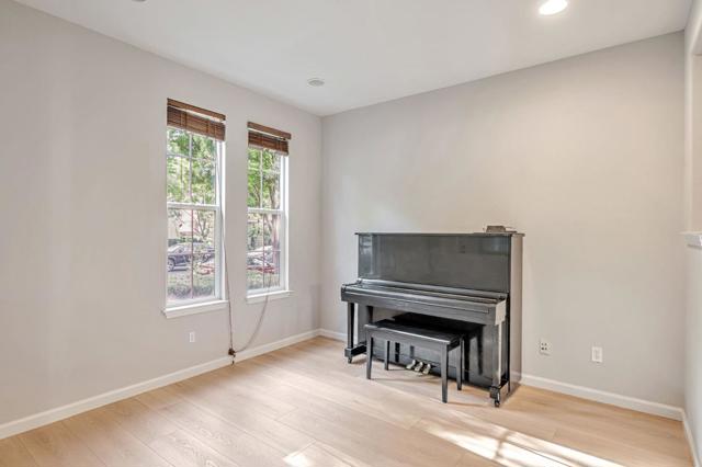 184 S Sonrisa Street, Mountain House CA: https://media.crmls.org/mediaz/a240d01d-c762-4ccf-947e-3a2f7cff425e.jpg